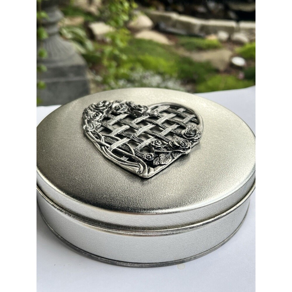 Vintage Silver Tone Heart Rose Lattice Keepsake Trinket Box 6” Round